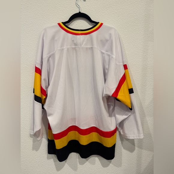 Full Send Vancouver Canucks Throwback Hockey Jersey White Red Yellow Black - Picture 6 of 7